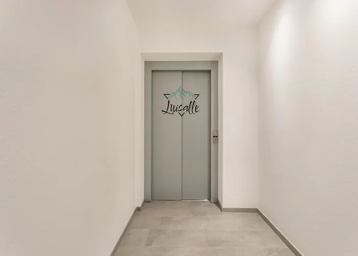 アパート Luisalle 4 *